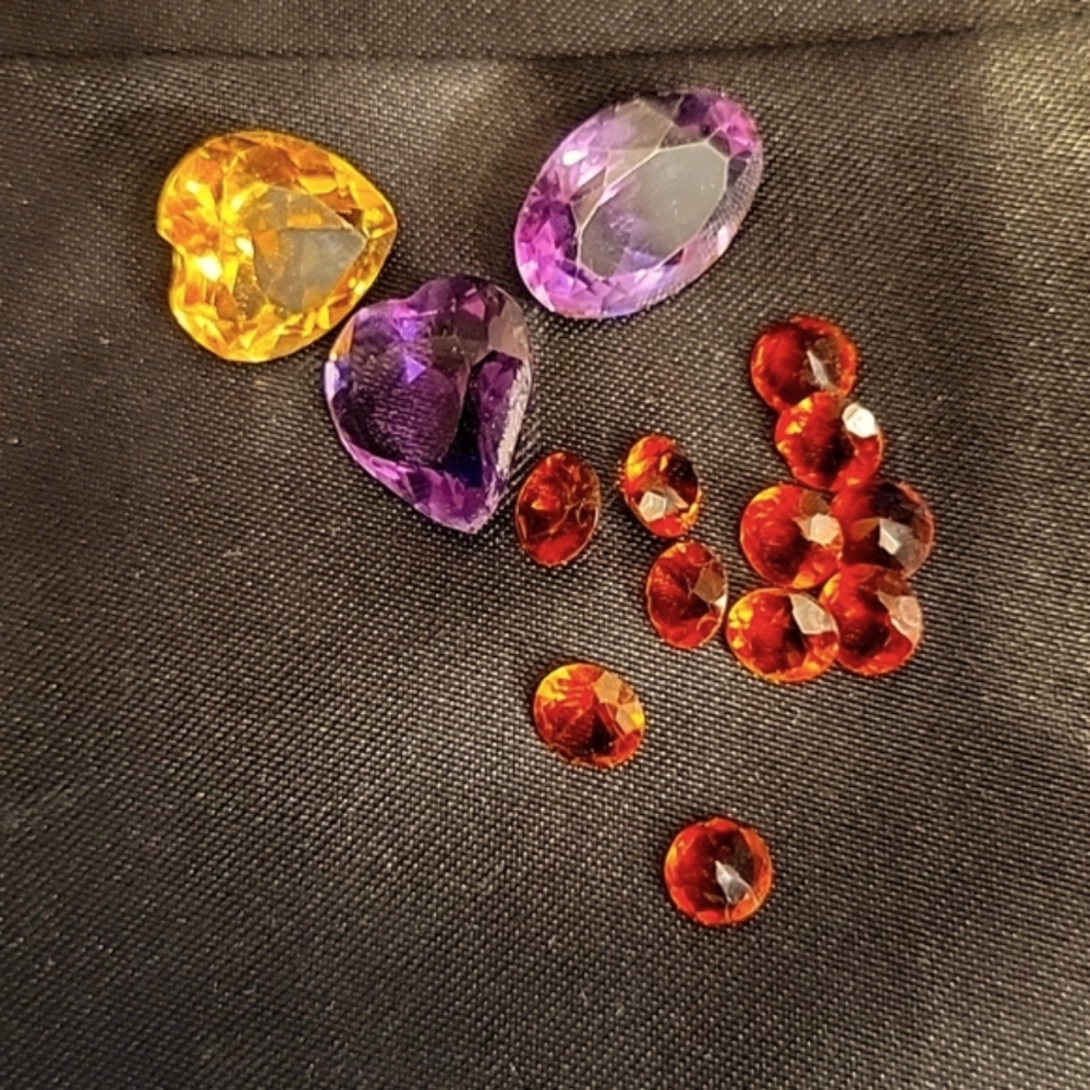 Loose gemstones
